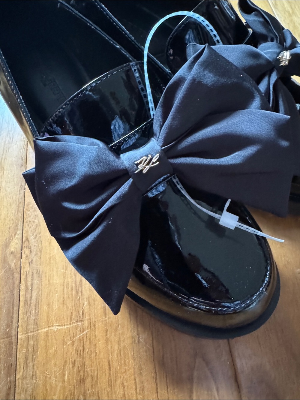 NWT KARL LAGERFELD PARIS Camilia Patent Leather Bow Detail Loafer Pumps Sz 8,5 - Picture 11 of 16